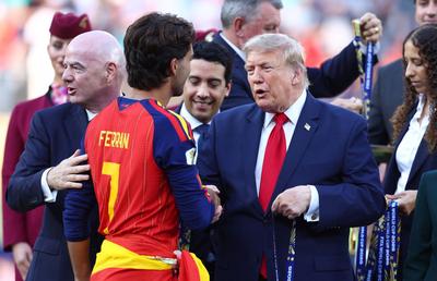 Donald Trump a reacționat după gestul lui Ferran Torres
