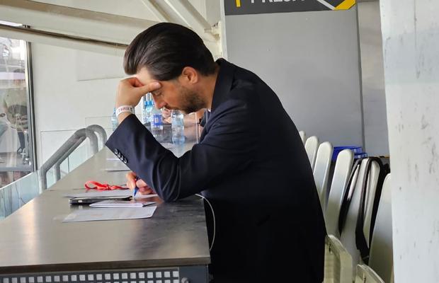 Apariție neașteptată în tribună la Dinamo - Craiova » Ce a făcut tot timpul meciului