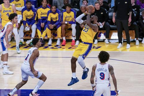 LeBron James a semnat cu Philadelphia 76ers/Foto: Imago Images