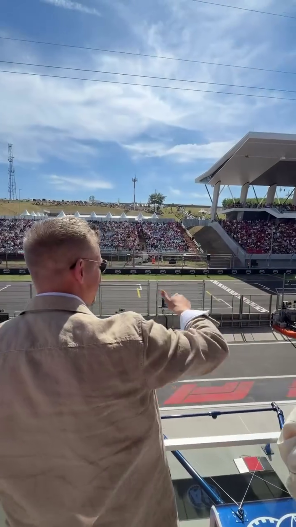 Peter Magyar a apărut la Hungaroring alături de iubită » Decizia anunțată de premier la cursa de Formula 1