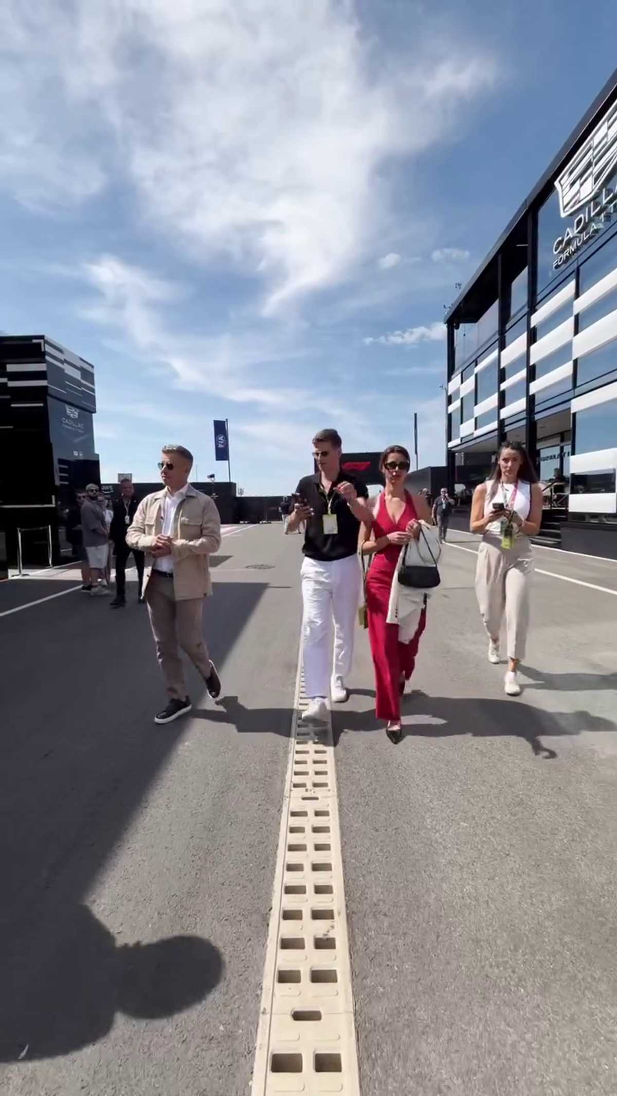 Peter Magyar a apărut la Hungaroring alături de iubită » Decizia anunțată de premier la cursa de Formula 1