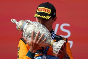 Lando Norris dezvăluie cum a depășit momentul critic de la start: „Spatele mașinii îmi fugea constant”