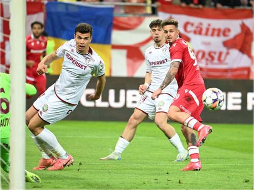 Cristi Ignat, primul din stânga Foto: Sport.pictures.eu