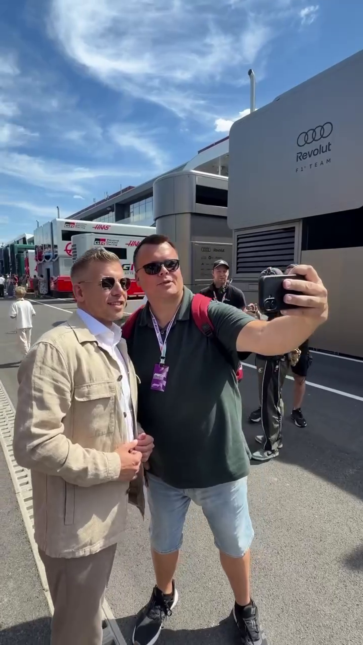 Peter Magyar a apărut la Hungaroring alături de iubită » Decizia anunțată de premier la cursa de Formula 1
