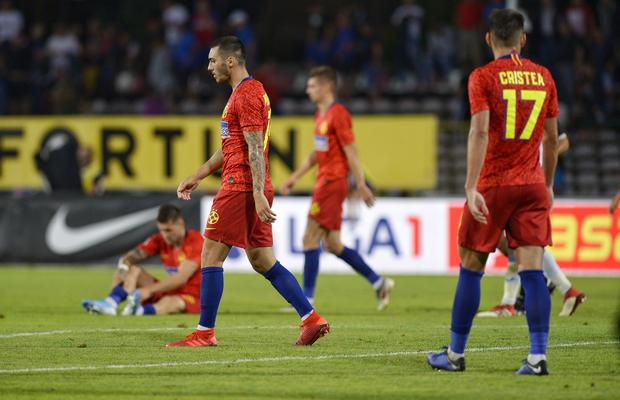 GAZ METAN - FCSB 4-0 // VIDEO De la Neversea la Gaz Metan! Viitorul stelist Darius Olaru a sărbătorit cu manele alături de colegi după victoria fabuloasă cu FCSB
