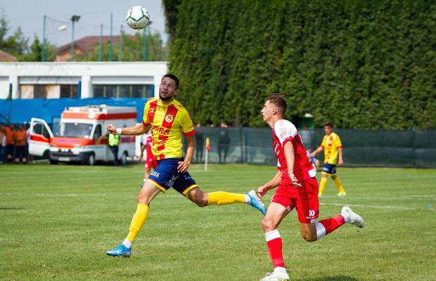 RIPENSIA - UTA ARAD 2-1 // Au condus tot meciul, dar s-au văzut învinși în ultimele trei minute: "Echipă mică cu inimă mare"