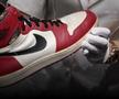 FOTO Cum arată pantofii originali „Air Jordan 1", vânduți cu fabulosul preț de 615.000$!