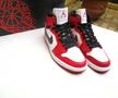 FOTO Cum arată pantofii originali „Air Jordan 1", vânduți cu fabulosul preț de 615.000$!