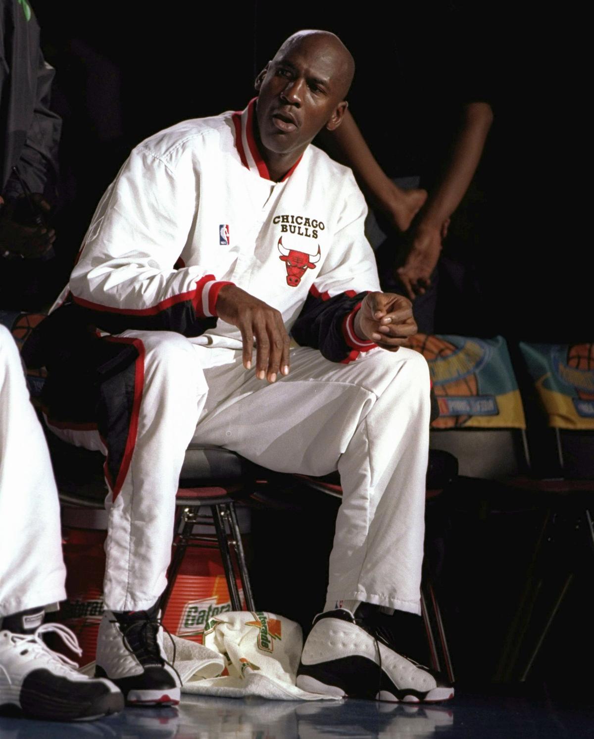 FOTO Cum arată pantofii originali „Air Jordan 1", vânduți cu fabulosul preț de 615.000$!