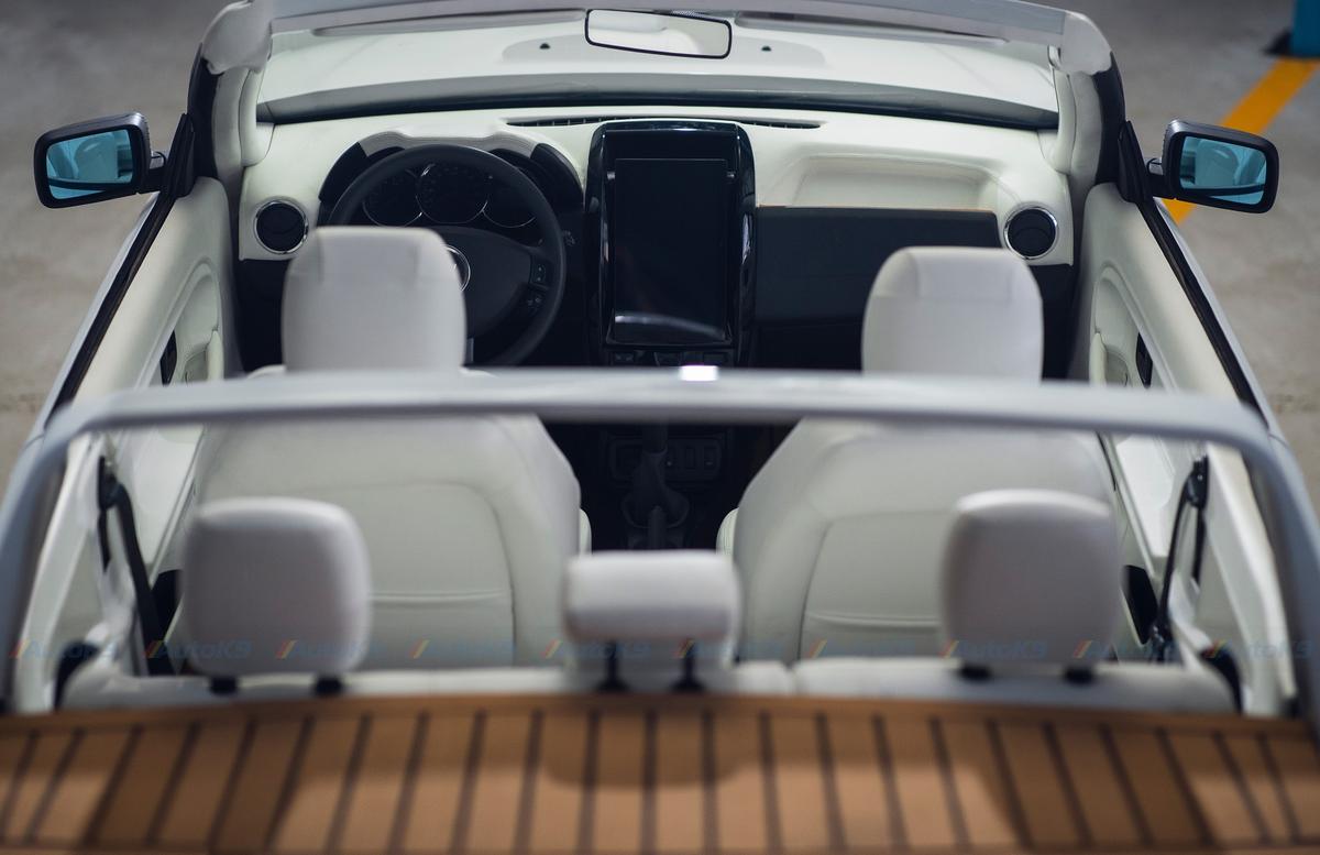 FOTO Prima mașină Dacia Duster cabrio coupe, produsă în București: investiție de 30.000 de euro