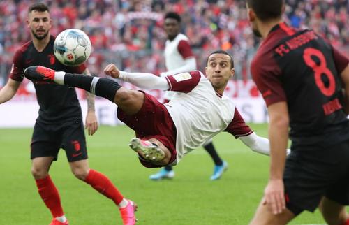 Mijlocașul Thiago Alcantara a primit un card spectaculos după triumful bavarezilor ăn Liga Campionilor.