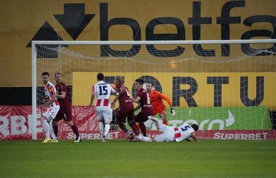 „Centralul” Michael Oliver i-a uluit pe ardeleni! Ce s-a întâmplat la faza penalty-ului din CFR Cluj - Steaua Roșie Belgrad 1-2