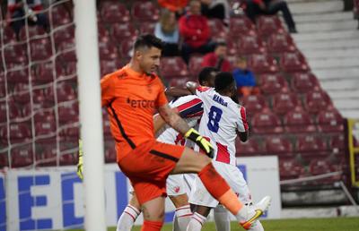 CFR Cluj - Steaua Roșie Belgrad 1-2 » Nici dacă voiau nu îl lucrau așa! Șumudică merge în Conference League, după un meci cu gafe de cascadorii râsului