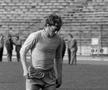 Nicolae Dobrin a jucat la Universitatea Craiova! Imagine ANTOLOGICĂ din '74 cu „Gâscanul” în tricoul Științei: „M-am trezit cu el la ușă! Să vă spun ce a urmat”