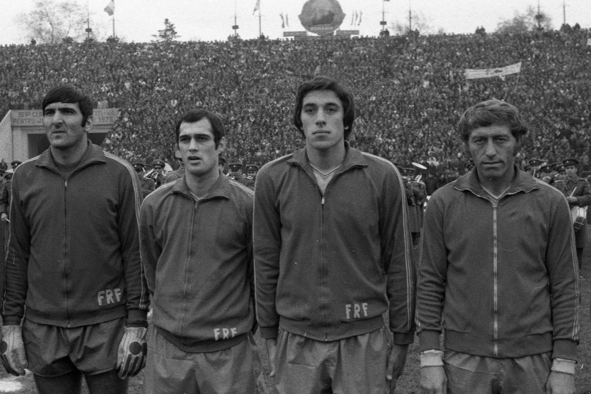 Nicolae Dobrin a jucat la Universitatea Craiova! Imagine ANTOLOGICĂ din '74 cu „Gâscanul” în tricoul Științei: „M-am trezit cu el la ușă! Să vă spun ce a urmat”