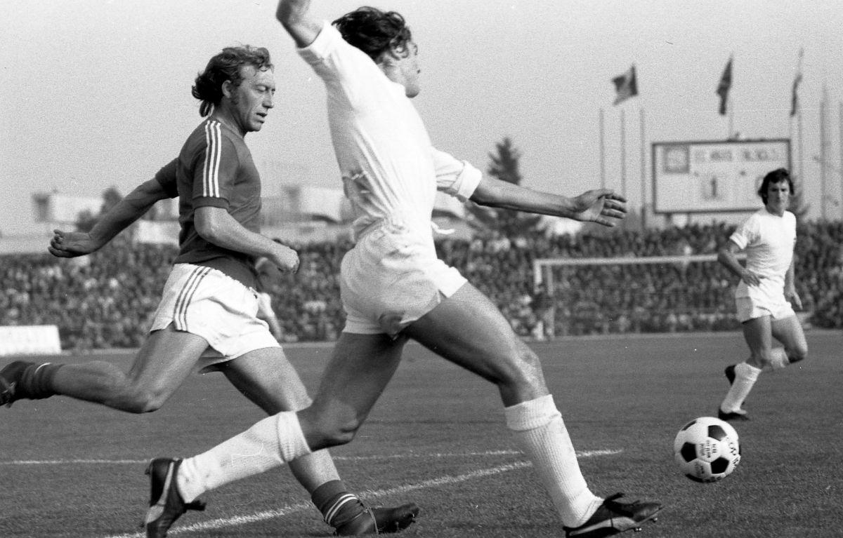 Nicolae Dobrin a jucat la Universitatea Craiova! Imagine ANTOLOGICĂ din '74 cu „Gâscanul” în tricoul Științei: „M-am trezit cu el la ușă! Să vă spun ce a urmat”