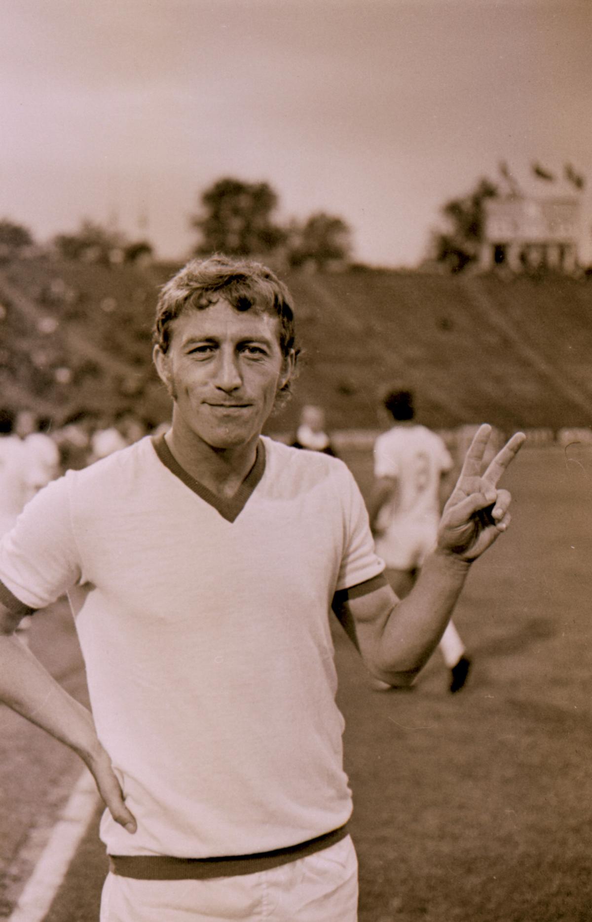 Nicolae Dobrin - Fotbalistul nepereche inventat pe «Maracana Piteștiului»
