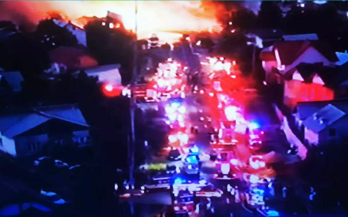Explozii puternice și incendiu în Crevedia » Ministrul Alexandru Rafila confirmă informațiile dramatice: „Există și decese” + prima reacție a președintelui Iohannis