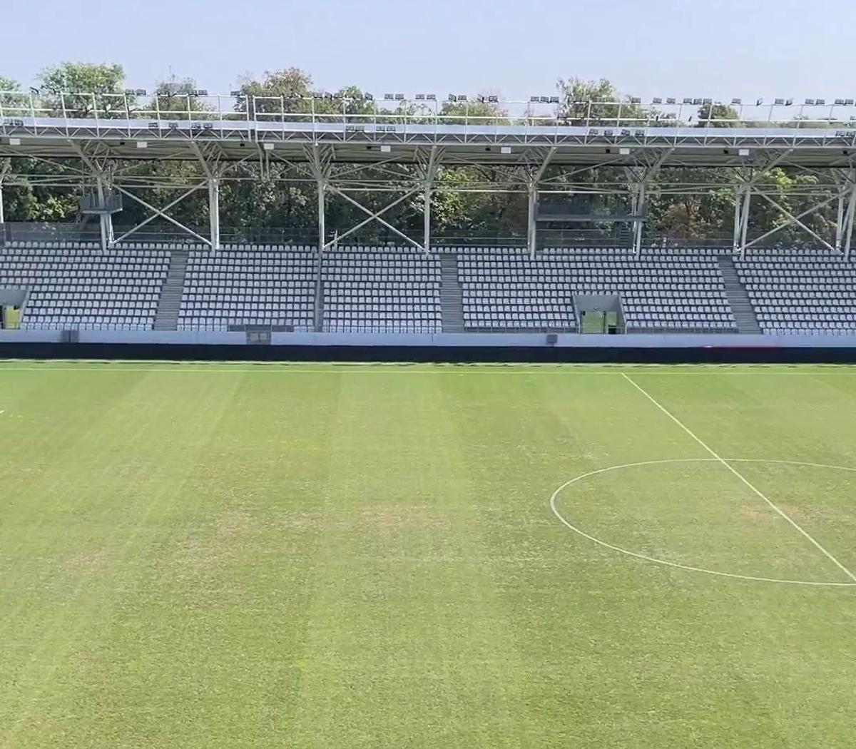 Gazonul de pe „Arcul de Triumf”, un DEZASTRU » Cum arată suprafața de joc înainte de duelul sold out Dinamo - Petrolul