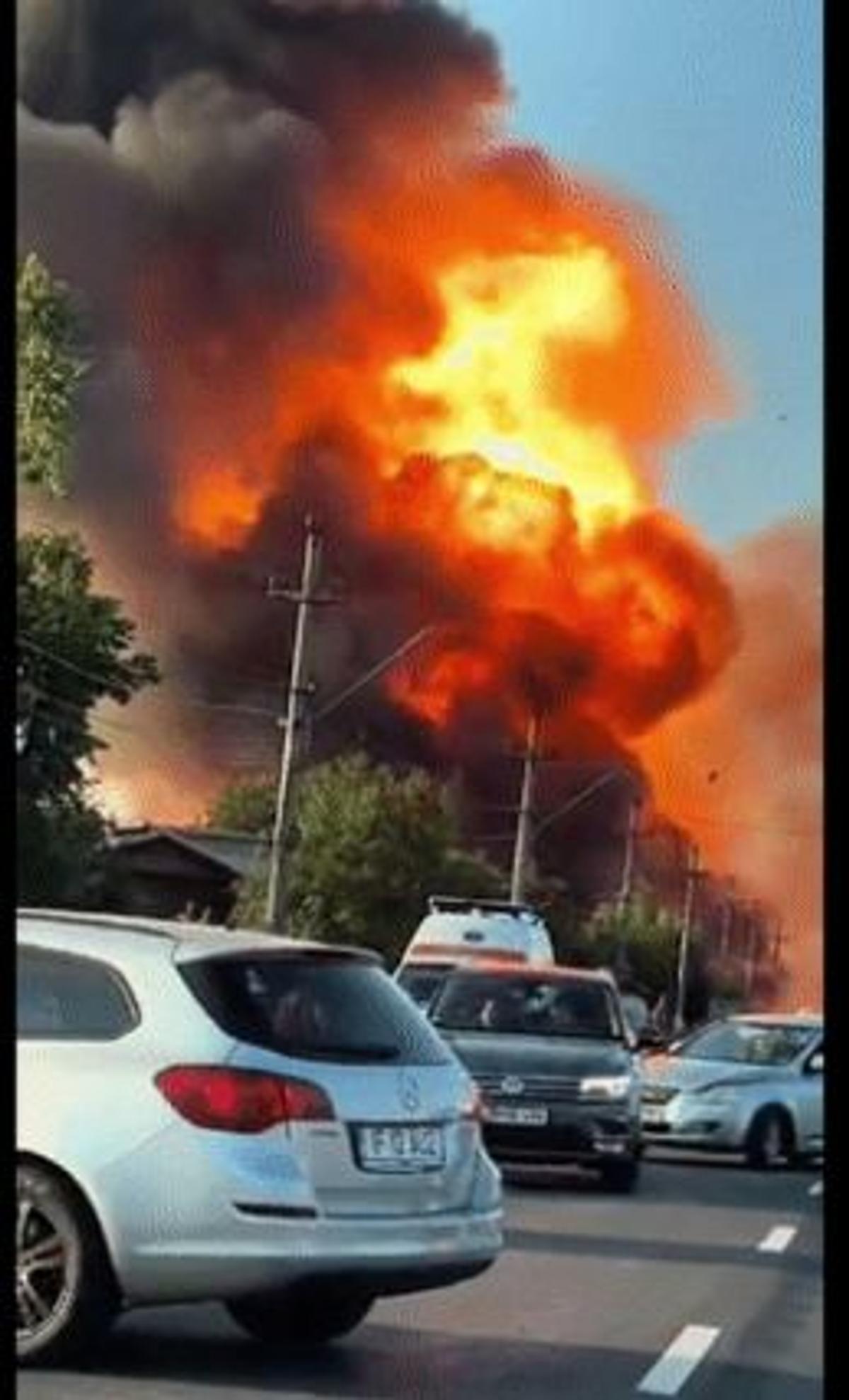 Explozii puternice și incendiu în Crevedia » Ministrul Alexandru Rafila confirmă informațiile dramatice: „Există și decese” + prima reacție a președintelui Iohannis