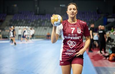Eliza a câștigat duelul familiei Buceschi » Rapid - CSM București, finala Supercupei României la handbal feminin
