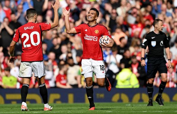 Manchester United a întors-o pe Nottingham după un început catastrofal