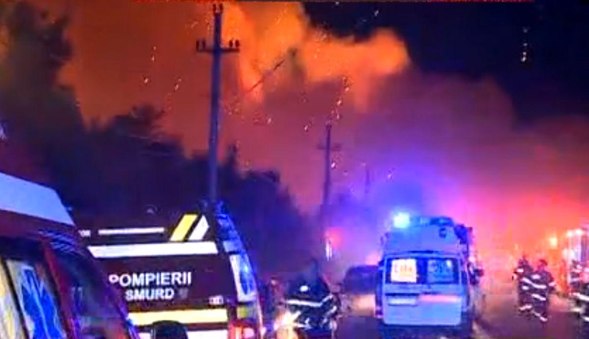 Explozii puternice și incendiu în Crevedia » Ministrul Alexandru Rafila confirmă informațiile dramatice: „Există și decese” + prima reacție a președintelui Iohannis