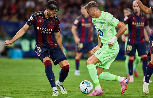 Scandalul tricourilor la Barcelona » S-a supărat sponsorul!