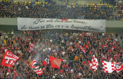 Pleacă de la Dinamo după 15 ani » Poză „de adio” lângă Andrei Nicolescu
