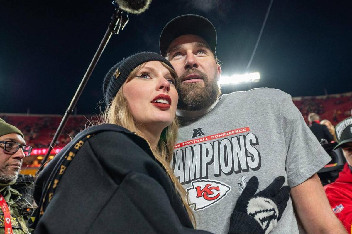 Anunțul care a rupt internetul: Taylor Swift s-a logodit cu jucătorul de fotbal american, după 2 ani de relație!