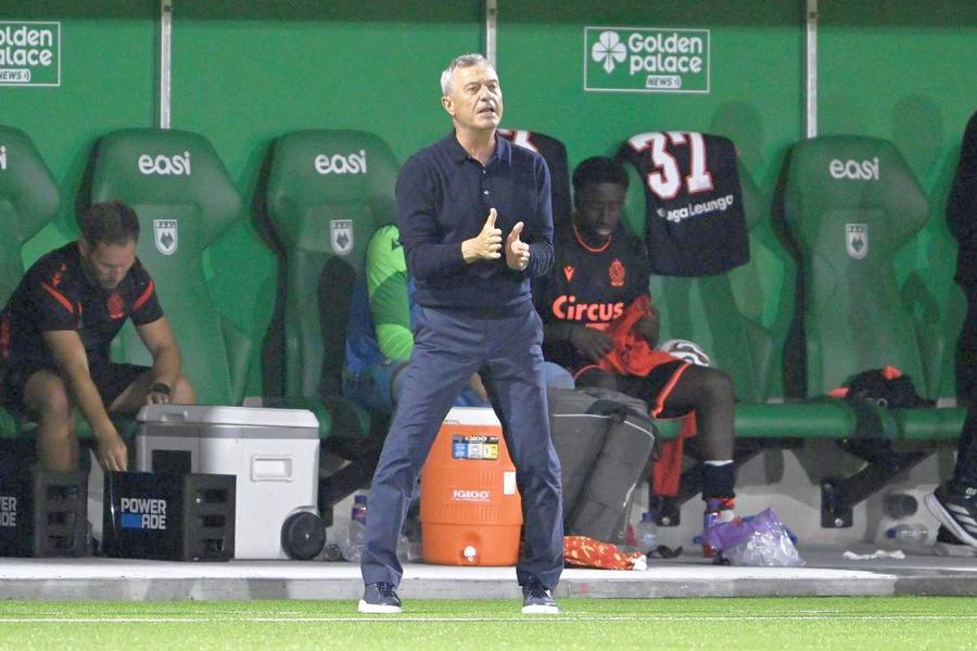 Mircea Rednic, sub foc încrucișat la Standard / Foto: Imago Images Singurul analist din Belgia care îl mai apără pe Mircea Rednic: „Antrenorul potrivit pentru Standard”