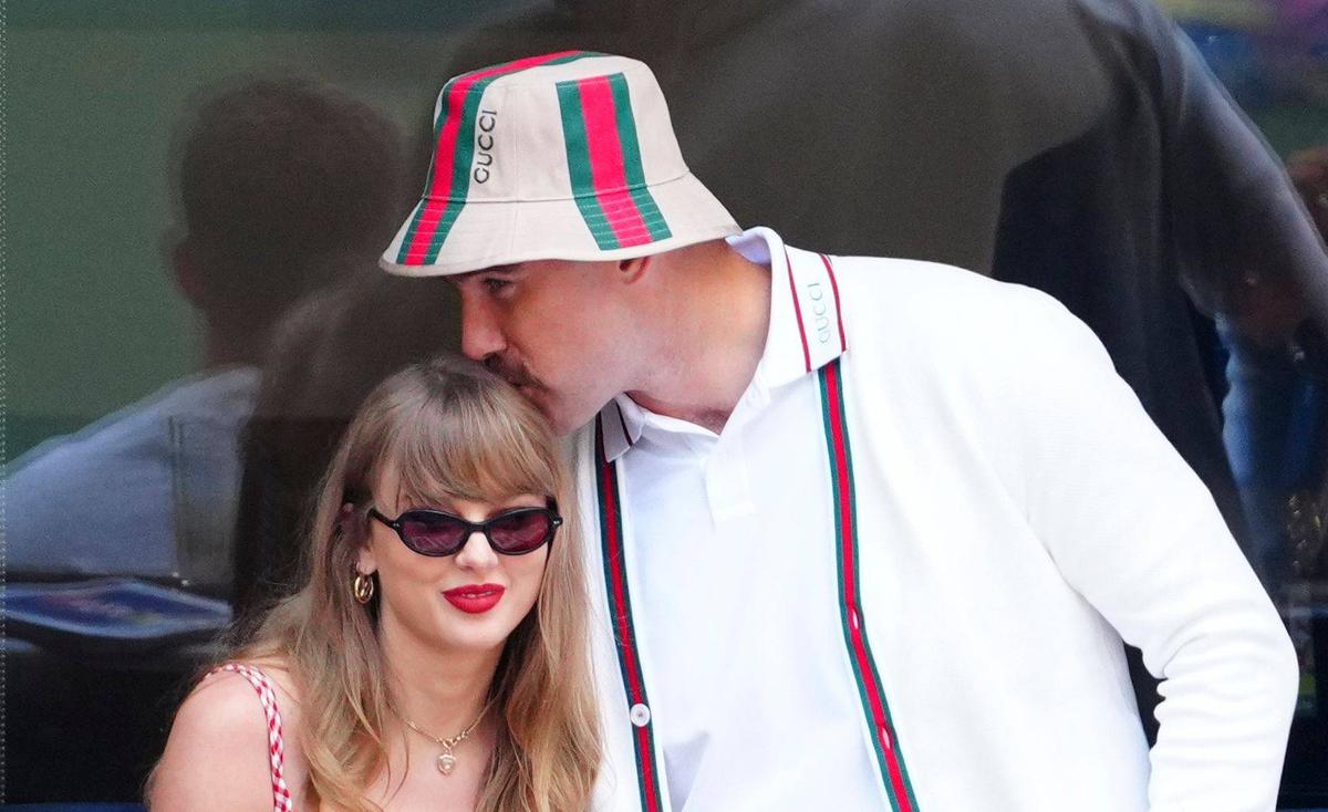 Taylor Swift și Travis Kelce s-au logodit