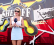 Adriana Cojocari, prezentatoarea emisiunii „La firul ierbii”, din Republica Moldova. Foto: Captură video