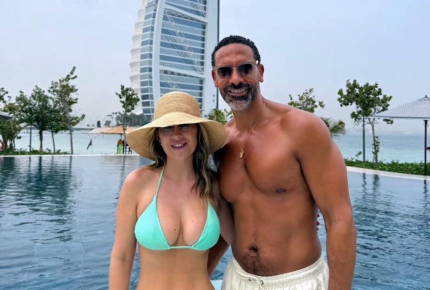 Rio Ferdinand (46 de ani), fostul mare fundaș de la Manchester United, și-a luat familia și s-a mutat în Dubai, în Emiratele Arabe Unite. Kate (34), soția lui, a arătat mai multe fotografii cu casa de lux în care vor sta.