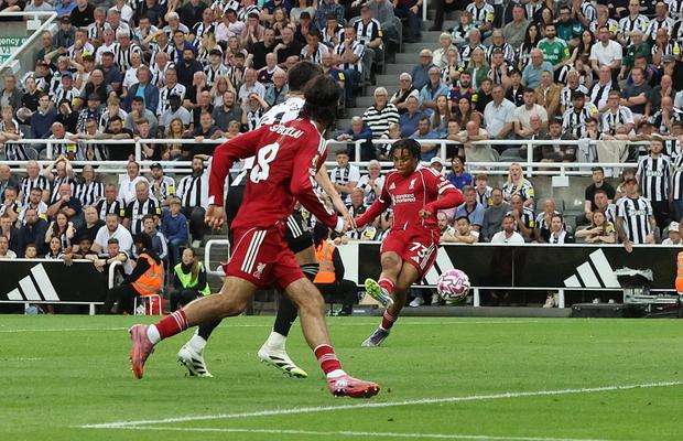 Rio Ngumoha, noul copil-minune al lui Liverpool: „Într-o bună zi, o să câștig Balonul de Aur!”