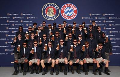 Bayern a furat startul: s-a costumat deja pentru Oktoberfest » Reacția lui Michael Olise a atras atenția
