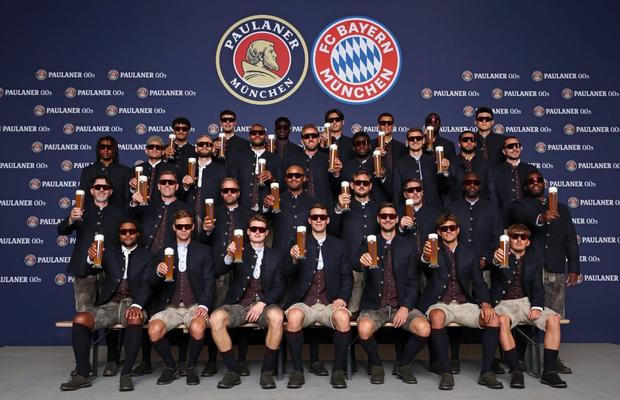 Bayern a furat startul: s-a costumat deja pentru Oktoberfest » Reacția lui Michael Olise a atras atenția