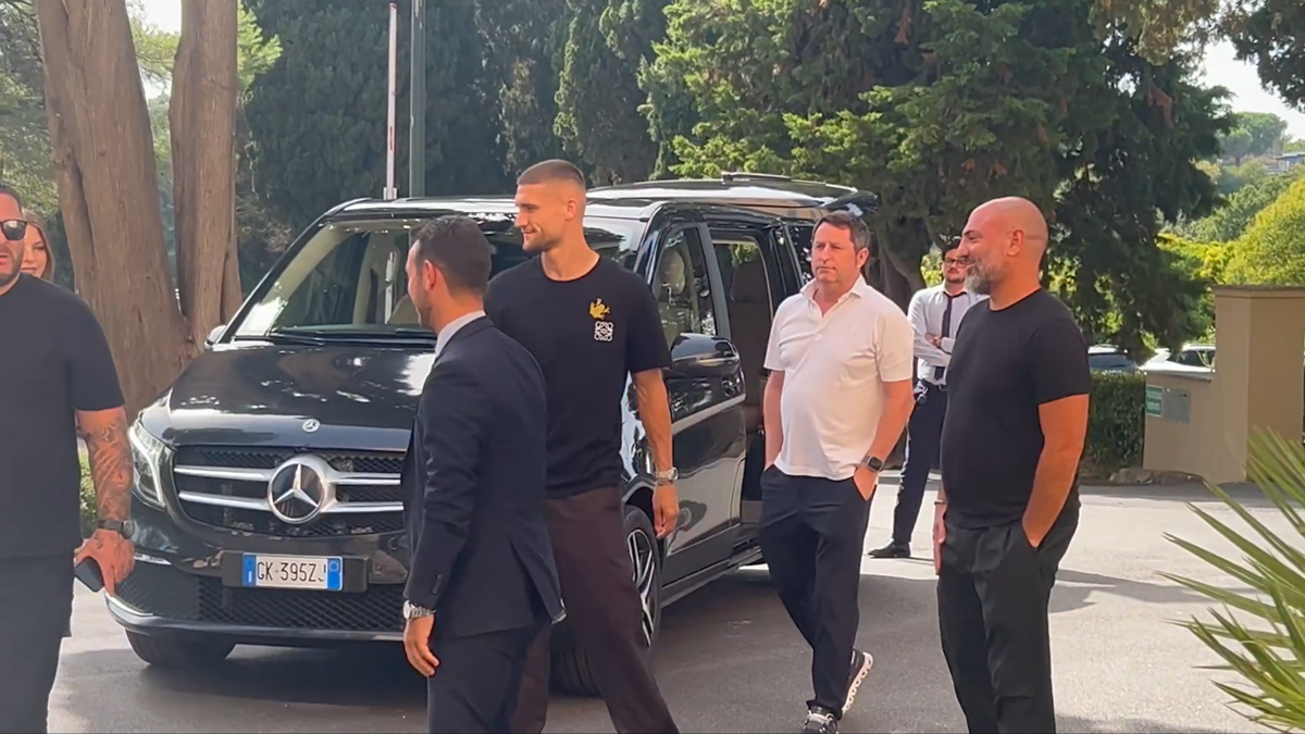 Daniel Bîrligea a ajuns la Frosinone // foto: captură X @ Gianluca Di Marzio
