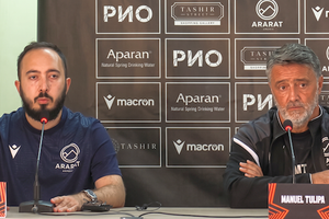 Antrenorul lui Ararat a provocat un jurnalist înaintea meciului cu Craiova! Ce a promis că este dispus să facă dacă se califică în grupa Europa League