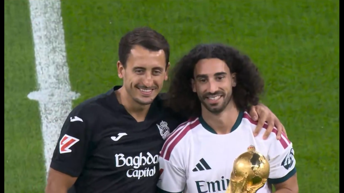 Marc Cucurella și Mikel Oyarzabal, omagiați împreună înainte de Real Madrid - Real Sociedad