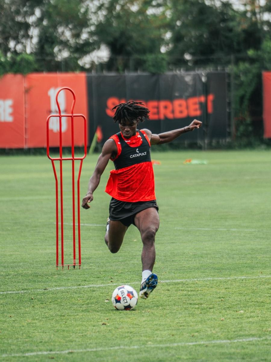 Godwin Udosen, aproape de CS Dinamo // foto: instagram @_udosen_6 Transferă de la Dinamo » Ionuț Chirilă își aduce jucătorul mult dorit