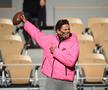 Temperaturi de 14 grade la Roland Garros » Jucătoarele se adaptează vremii friguroase, purtând haine groase și căciulițe