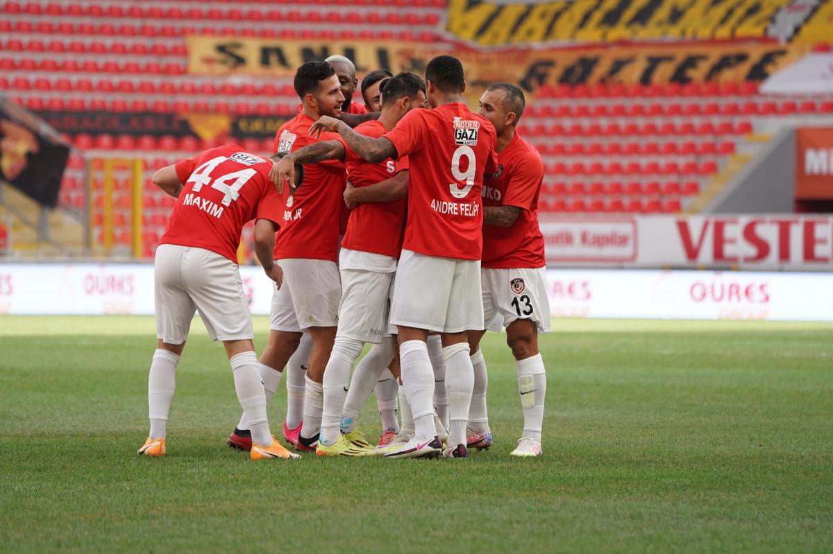 GOZTEPE - GAZIANTEP 2-2 » VIDEO+FOTO Șumudică, salvat de Maxim! A declanșat primul gol și a egalat din penalty în prelungiri