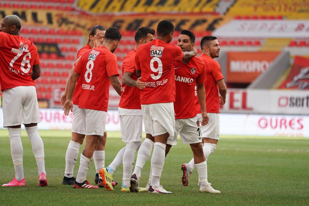 GOZTEPE - GAZIANTEP 2-2 » VIDEO+FOTO Șumudică, salvat de Maxim! A declanșat primul gol și a egalat din penalty în prelungiri