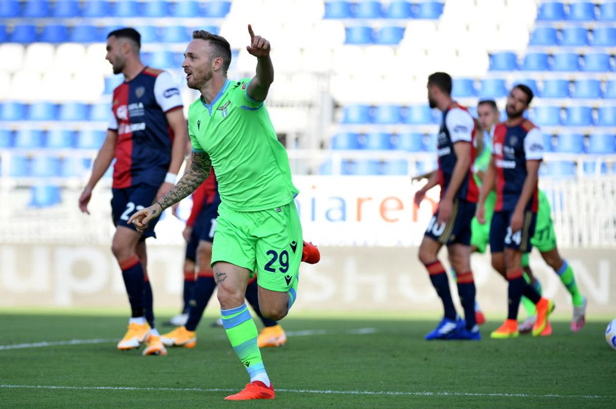 Cagliari - Lazio 0-2. FOTO + VIDEO » Răzvan Marin a pierdut duelul cu Ștefan Radu! A luat primul galben în Serie A