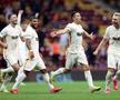 Olimpiu Moruțan, îmbrățișat de Fatih Terim după golul cu Goztepe // foto: Twitter