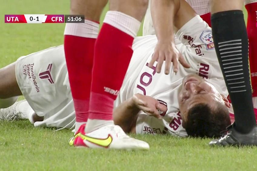 UTA - CFR Cluj. În minutul 51, la 1-0 pentru campioană, Mihai Bordeianu (29 de ani), mijlocașul ardelenilor, a fost lovit cu antebrațul de Idriz Batha (29).