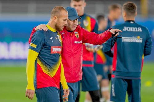 Edi Iordănescu, alături de Denis Alibec / foto: Raed Krishan