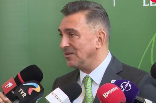 Ilie Dumitrescu (53 de ani), Daniel Niculae (39 de ani) și Anamaria Popescu (37 de ani) au participat la un eveniment organizat pe Arena Națională de noul sponsor oficial al UEFA.