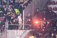 Imaginile care n-au fost arătate la TV: bosniacii și românii din gruparea „Uniți sub Tricolor” s-au încăierat în Giulești!